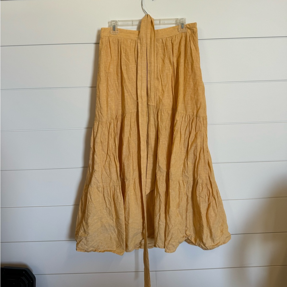 Elegant yellow linen Skirt- cute with white button down tucked in